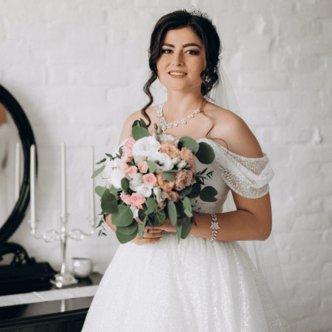 Bløde bølger og brudemakeup til dagsarrangementer / bryllupsfest i Hvidovre.