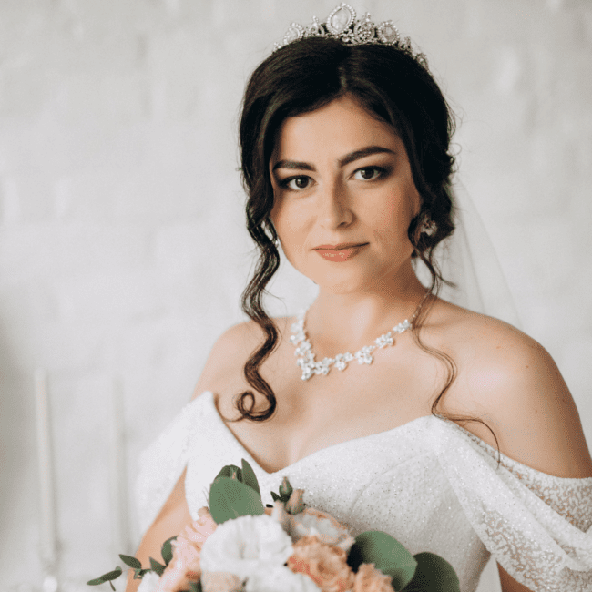 Bløde bølger og brudemakeup til dagsarrangementer / bryllupsfest i Hvidovre.